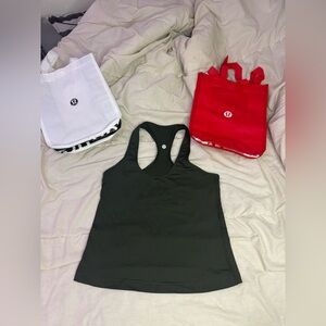 Lululemon reversible tank top like new condition size 4?